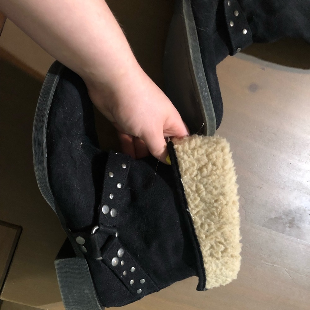 Shoes - Picture 2 of 2